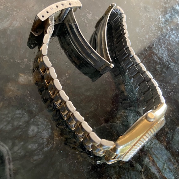 SEIKO Women’s Gold Tone Watch - Picture 7 of 8